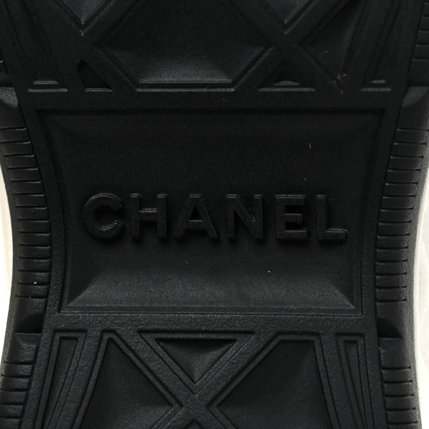 Chanel Velvet Calfskin Mixed Fibers CC Sneakers 41 Ivory Black 8 of 11