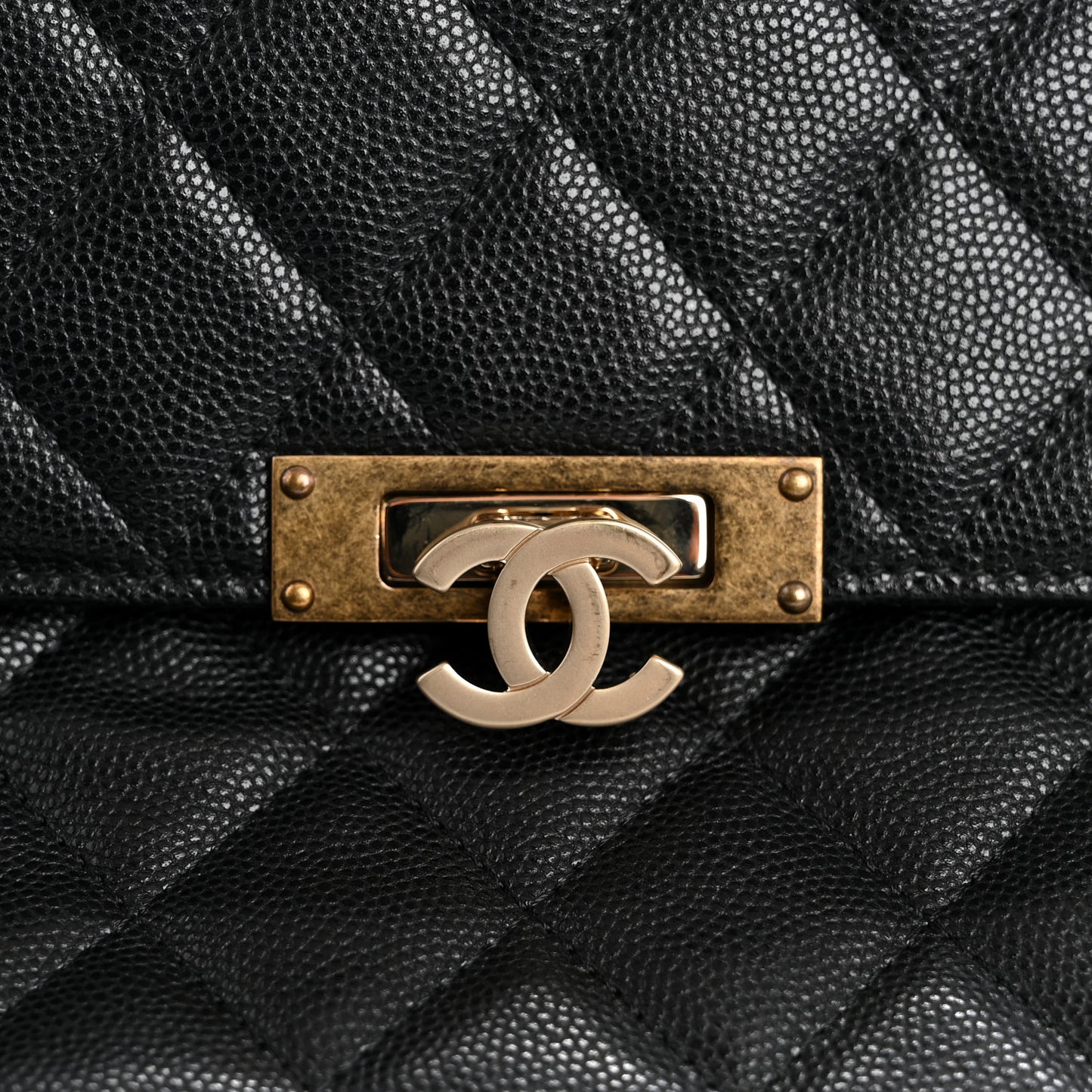 Caviar Quilted Large Golden Class Pouch Black