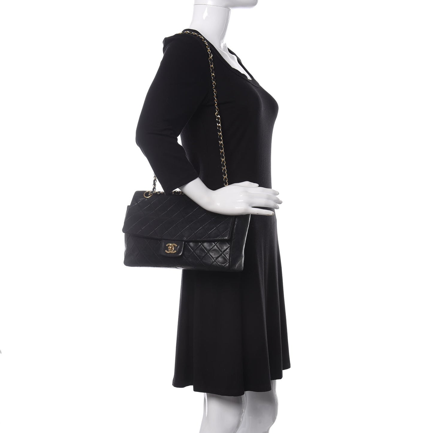 Lambskin Medium Single Flap Black