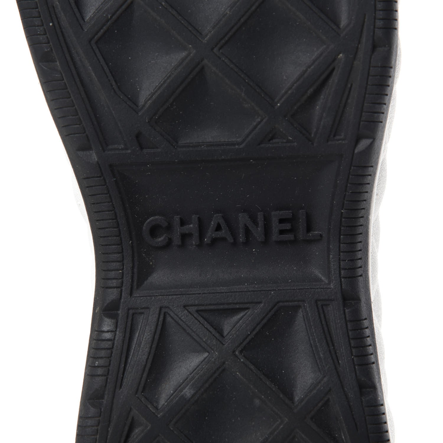 Chanel Velvet Calfskin Mixed Fibers CC Sneakers 38 Ivory Black 7 of 11