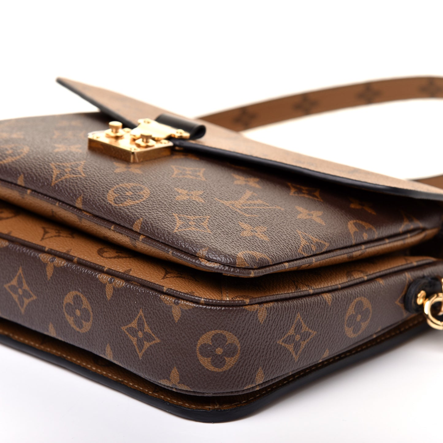 Reverse Monogram Pochette Metis