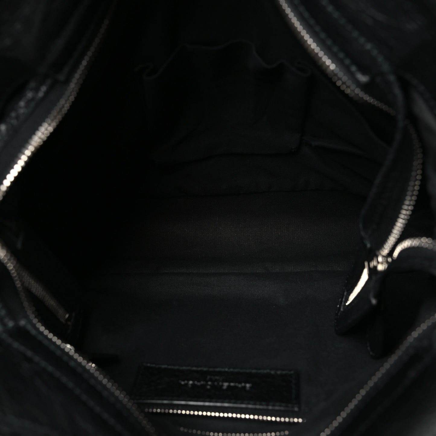 Agneau Giant 12 Silver Hardware Town Black