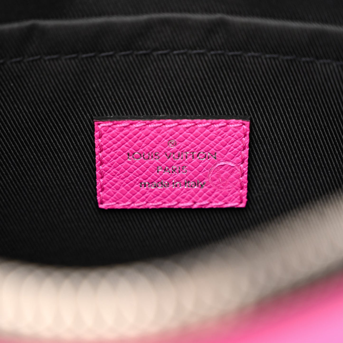 Taigarama Outdoor Messenger Fuchsia