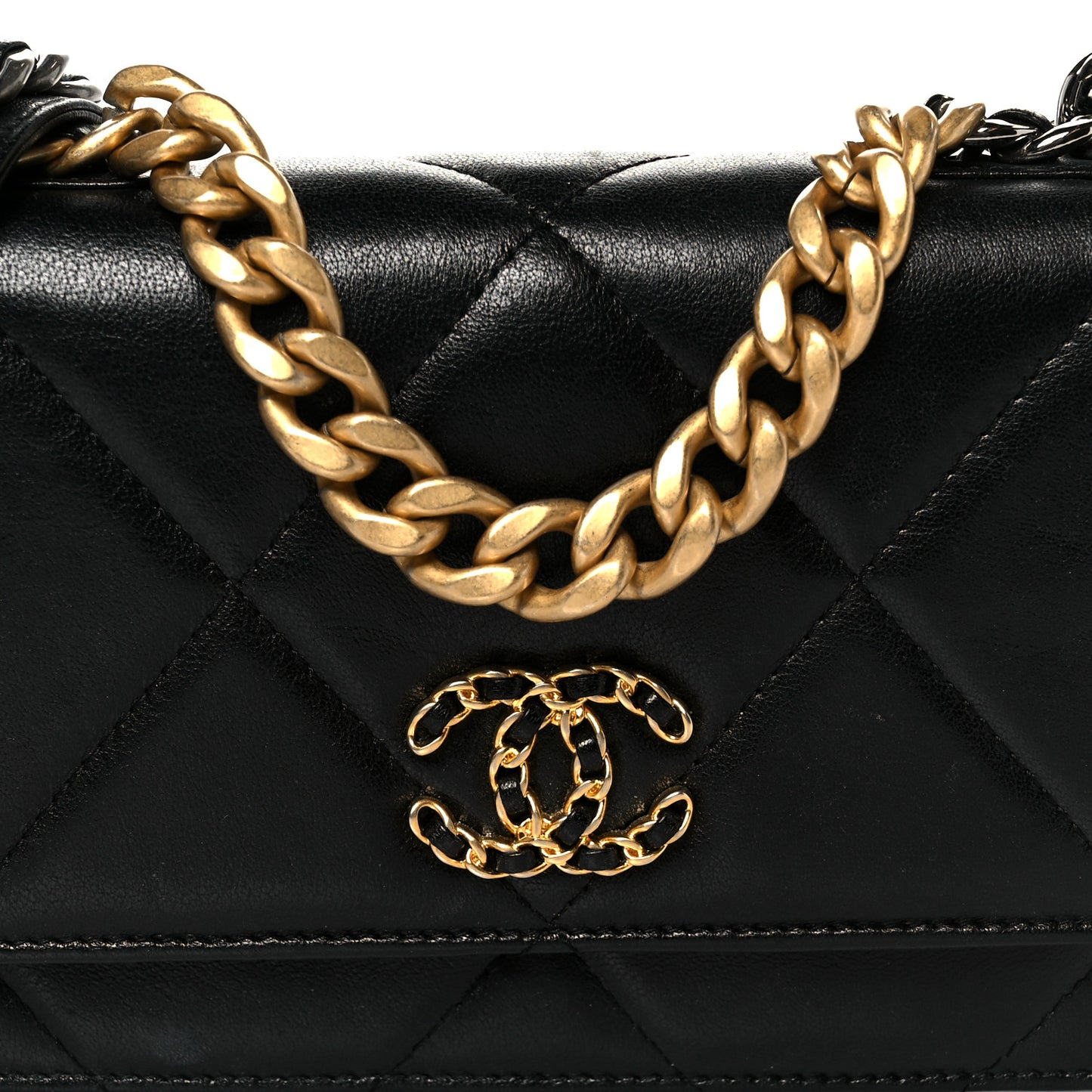 Goatskin Quilted Chanel 19 Wallet On Chain WOC Black