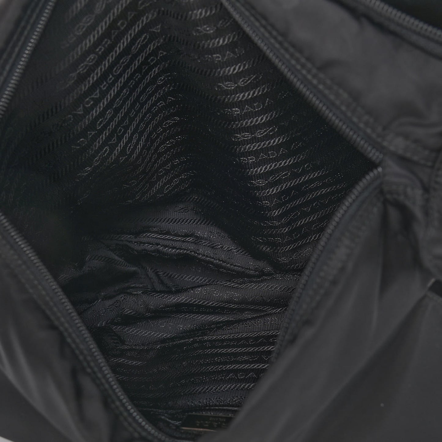 Nylon Vela Messenger Bag Black