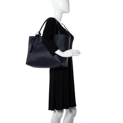 Gucci GG Supreme Monogram Blooms Medium Reversible Tote Beige Blue Navy 3 of 16