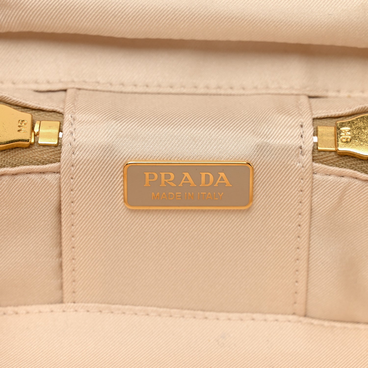Prada Saffiano Beauty Case Platino 6 of 6