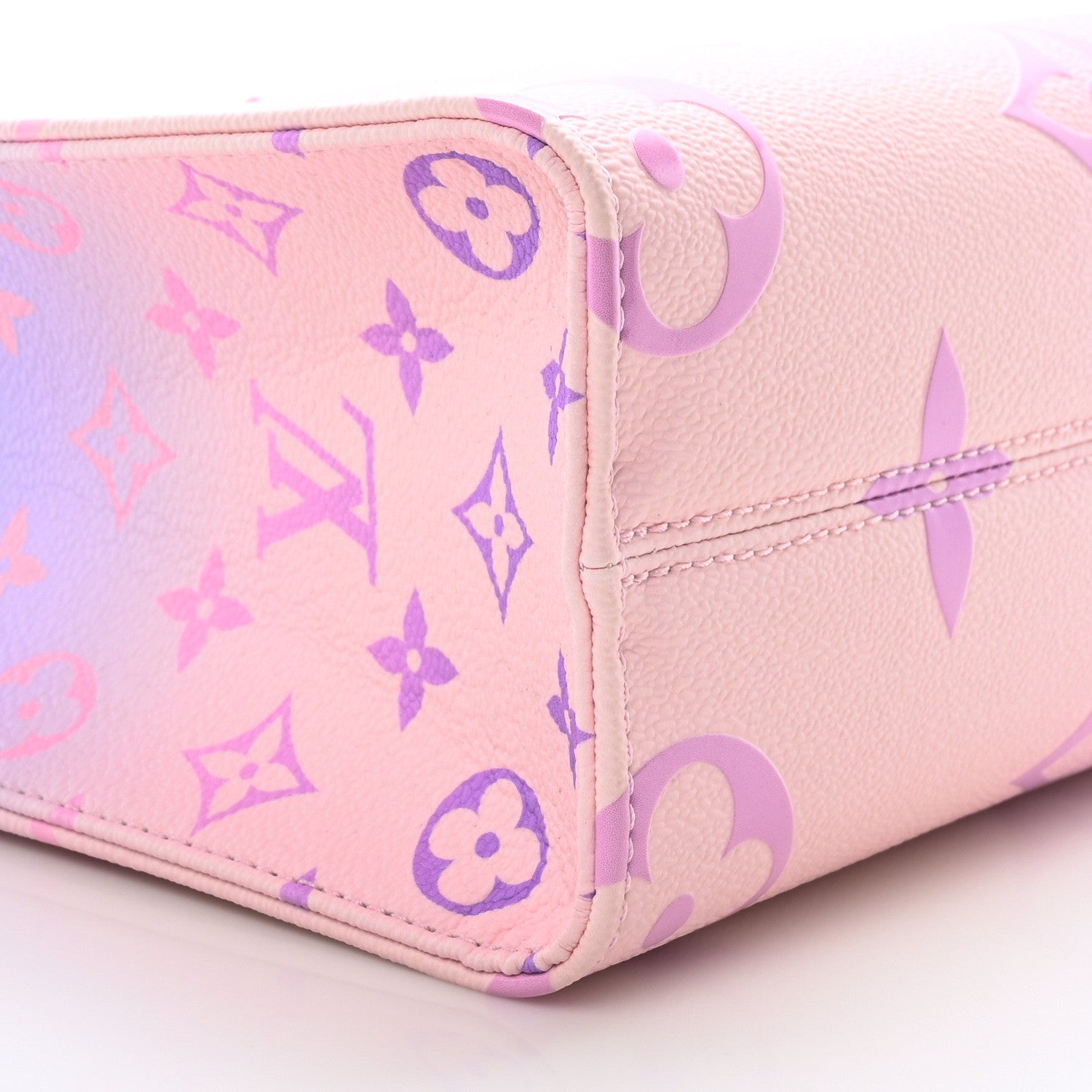 Louis Vuitton Monogram Giant Spring In The City Onthego PM Sunrise Pastel 8 of 9