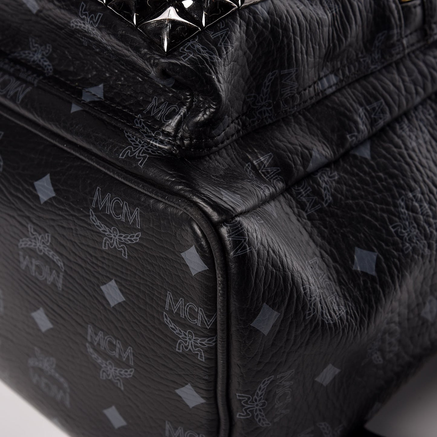 Visetos Studded Medium Stark M Backpack Black