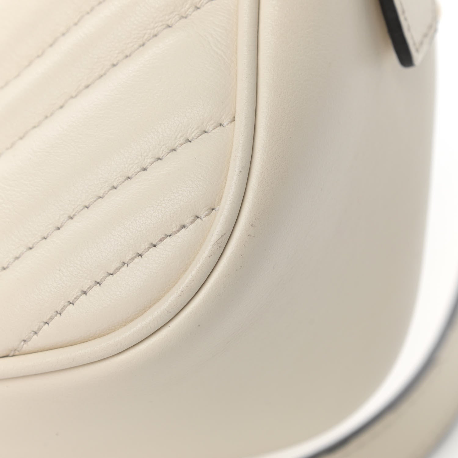 Gucci Calfskin Matelasse Small GG Marmont Chain Shoulder Bag White 15 of 19