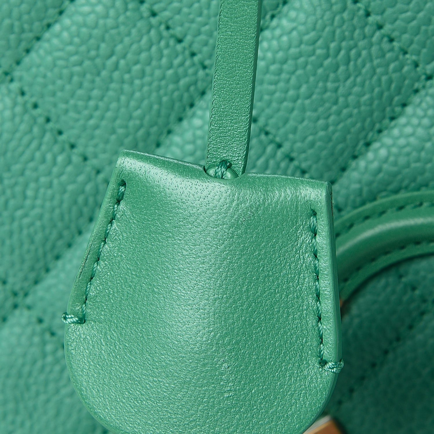 Chanel Caviar Quilted Medium CC Filigree Vanity Case Green 13 of 13