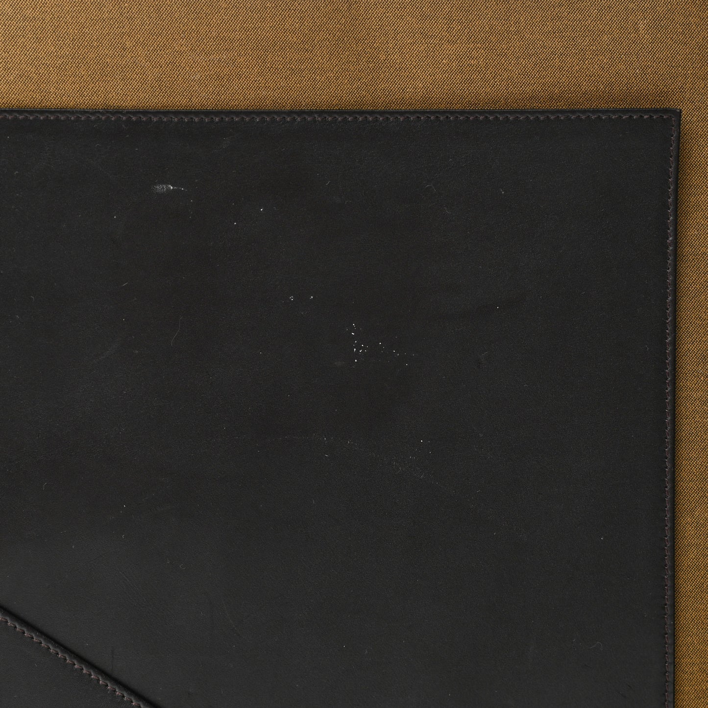 Zucca Zip Around Document Holder Tobacco