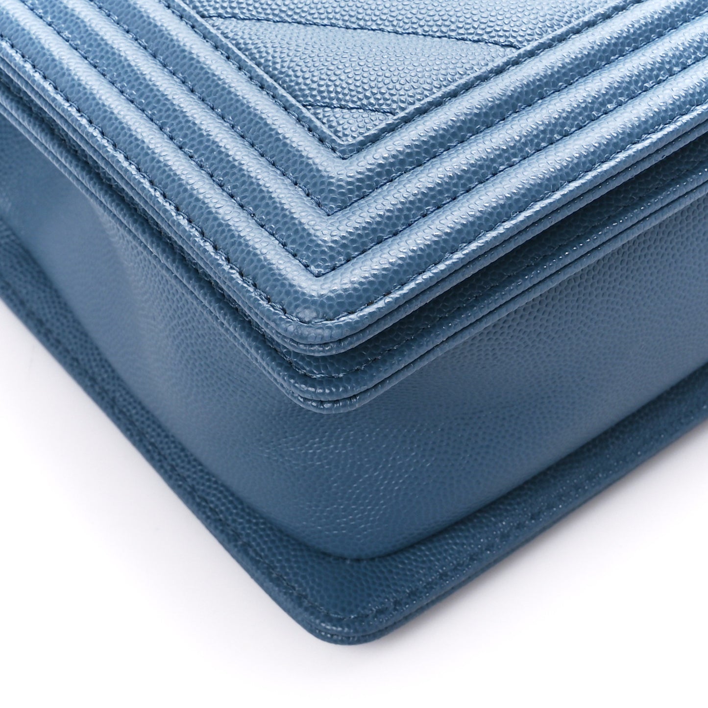 Caviar Chevron Quilted New Medium Boy Flap Blue