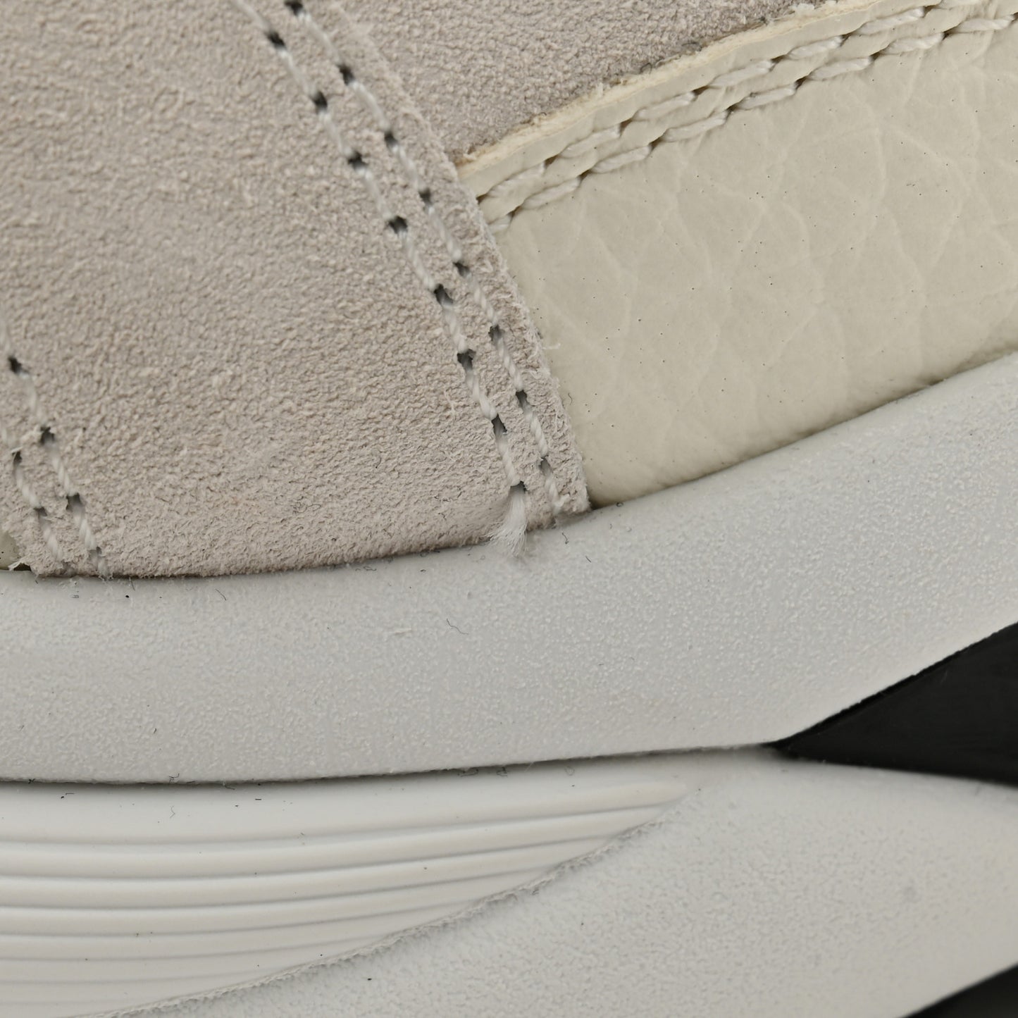 Mesh Suede Calfskin Grained Calfskin Womens CC Sneakers 36 White Black