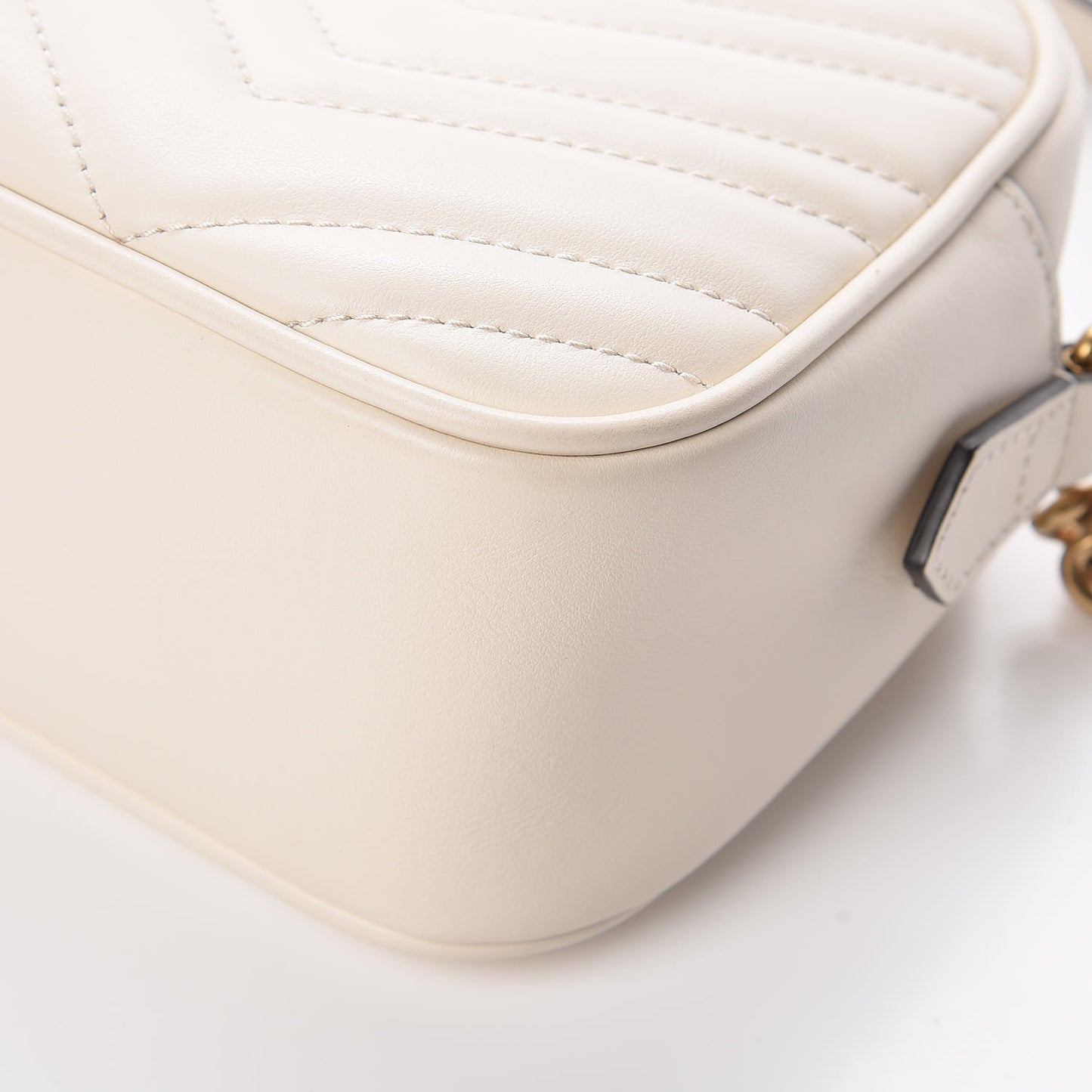 Calfskin Matelasse Small GG Marmont Chain Shoulder Bag White