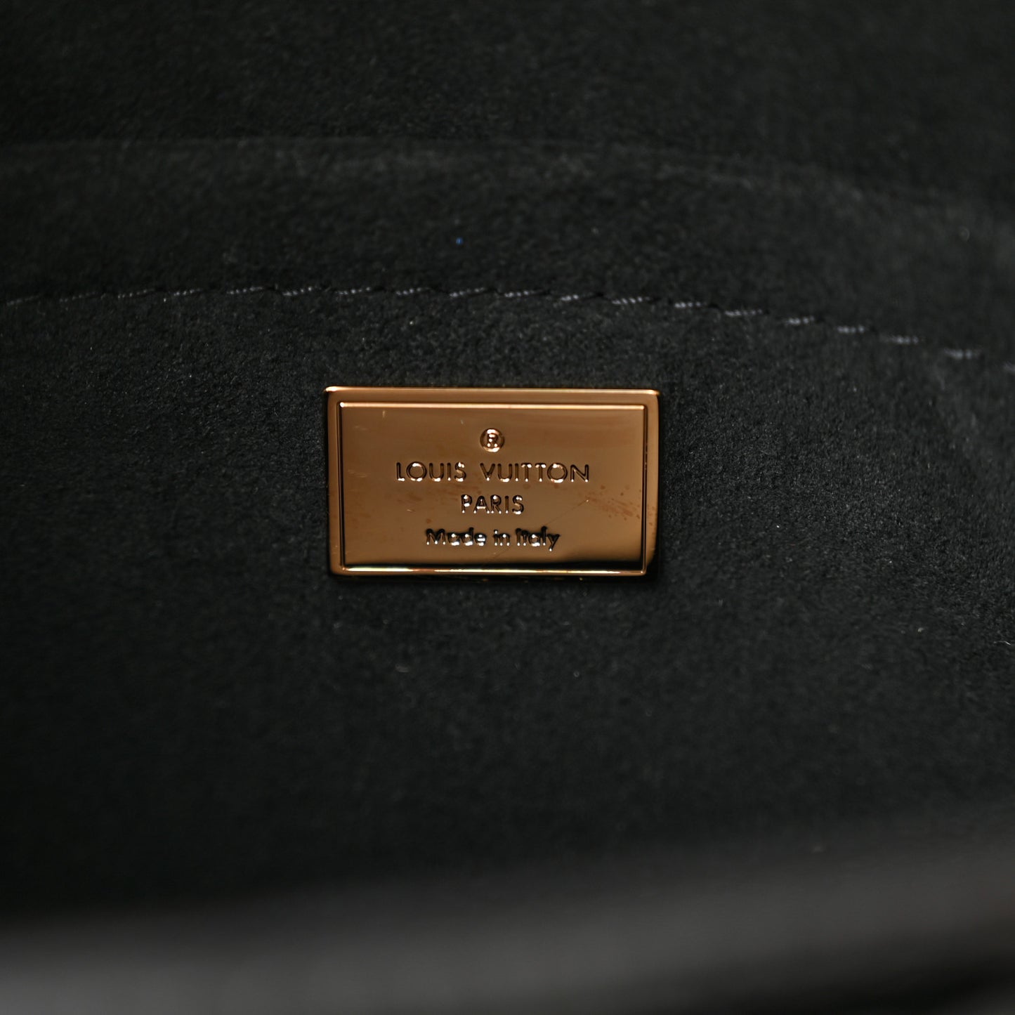 Vernis Epi Monogram Spring Street Black