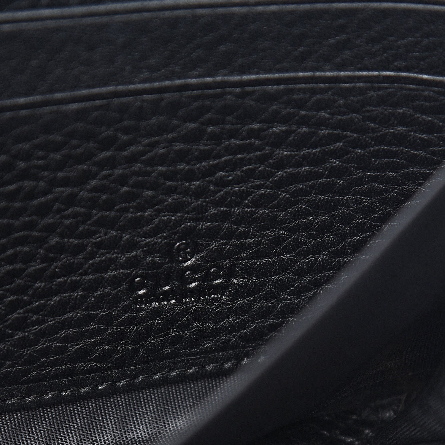 Gucci Pebbled Calfskin Soho Zip Around Wallet Black 5 of 8
