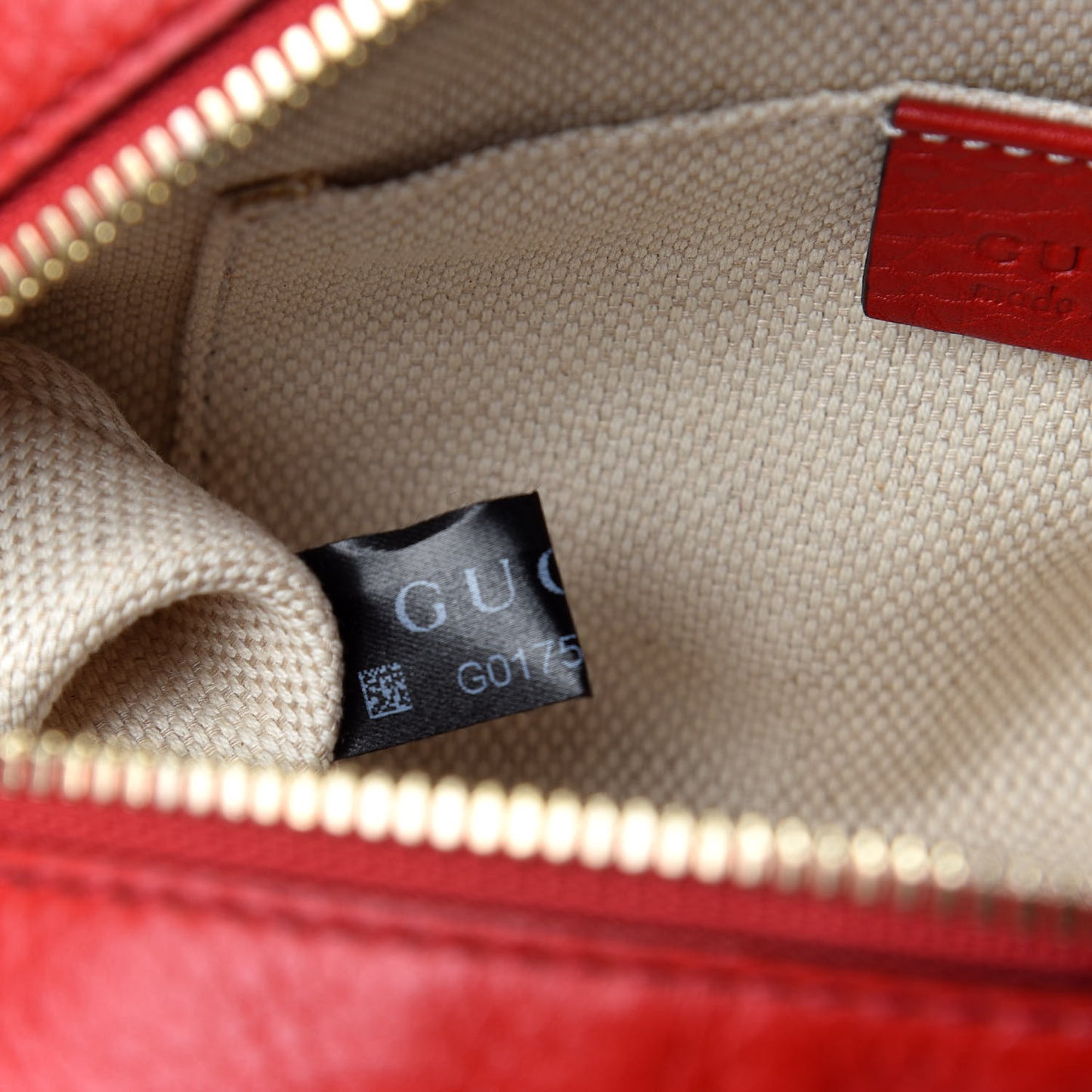 Pebbled Calfskin Small Soho Disco Bag Tabasco Red