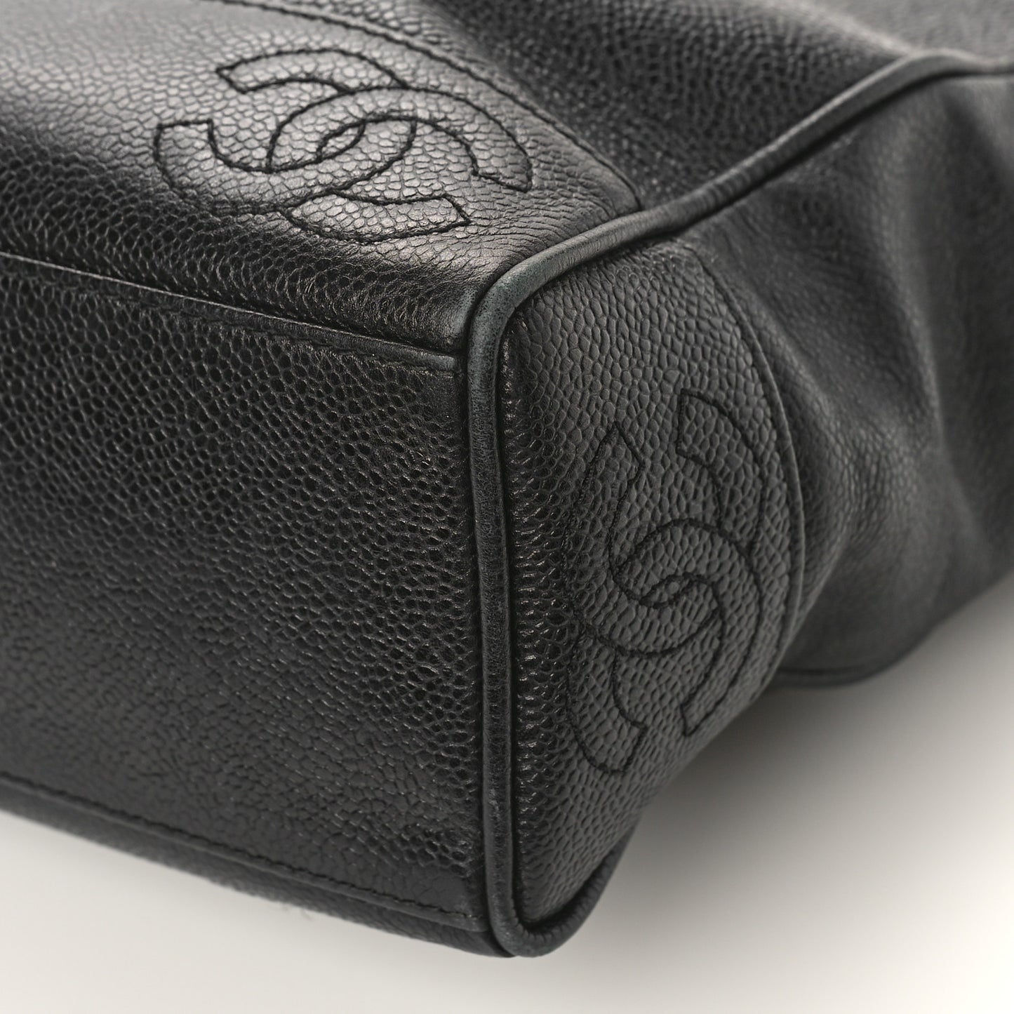 Caviar CC Shoulder Bag Black