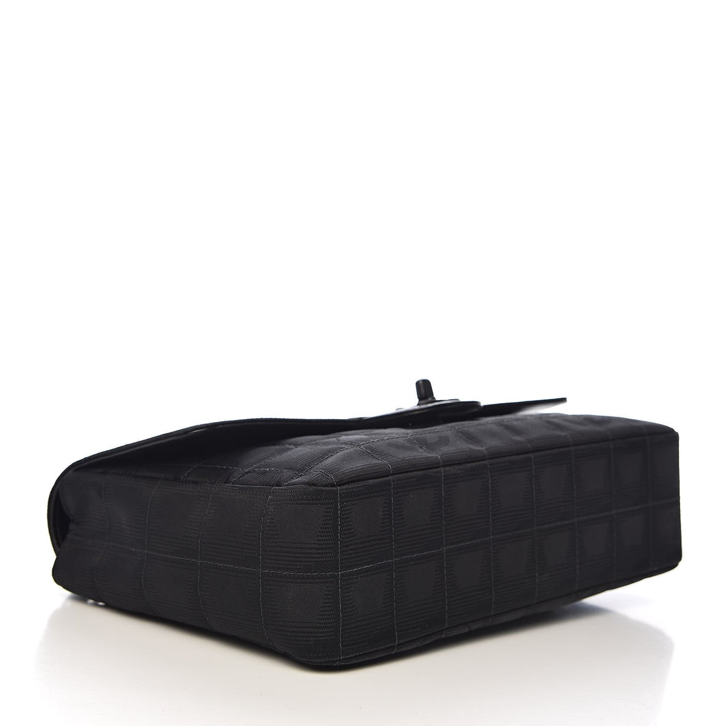 Nylon Medium Travel Flap Black