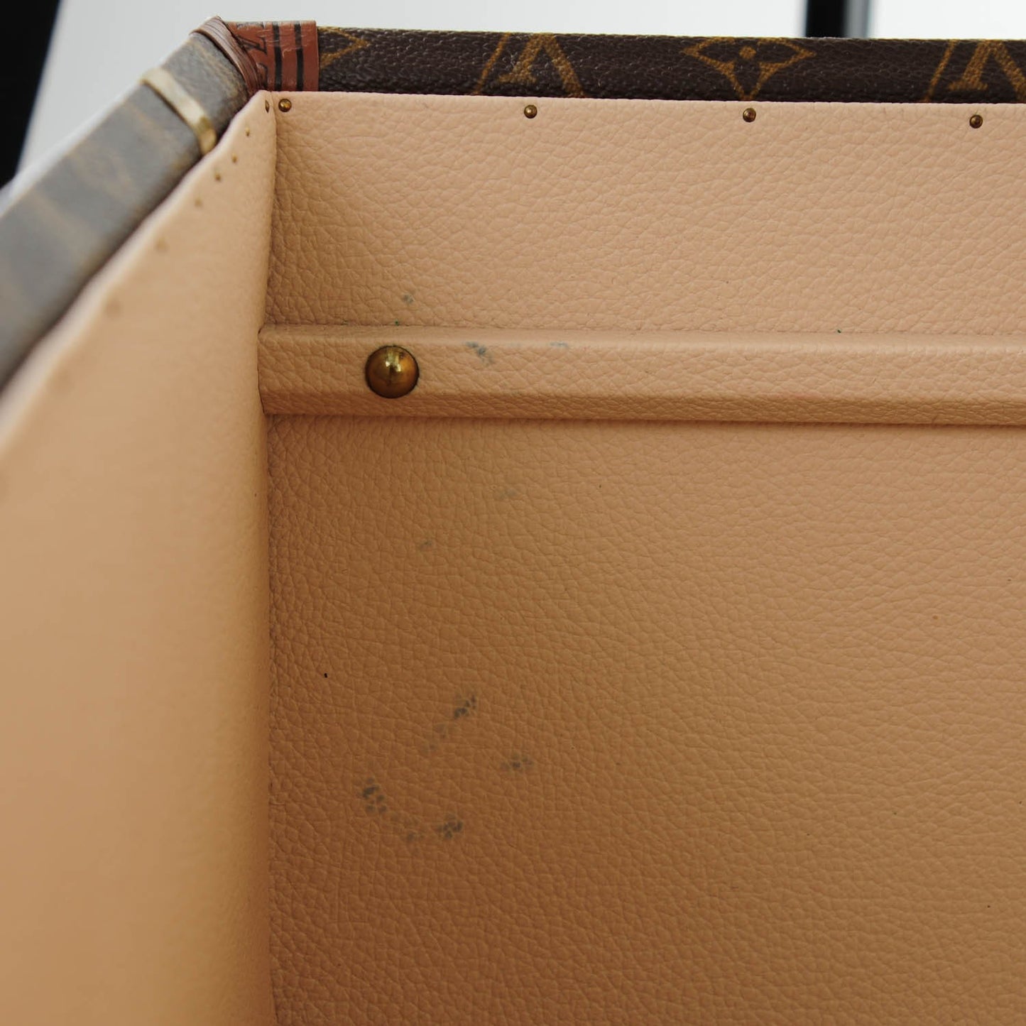 Monogram Alzer 80