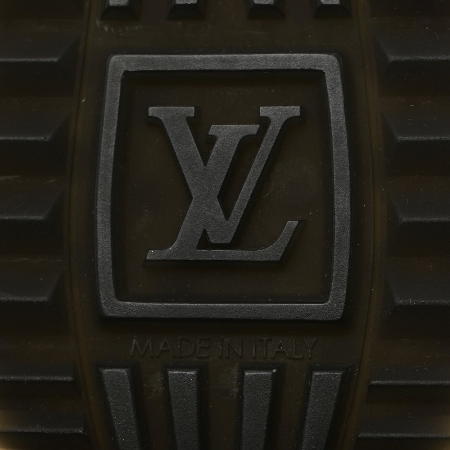 Suede Damier Azur Run Away Sneakers 38 Pink