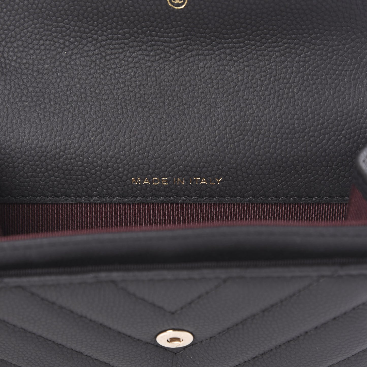 Matte Caviar Chevron Quilted Flap Card Holder Black