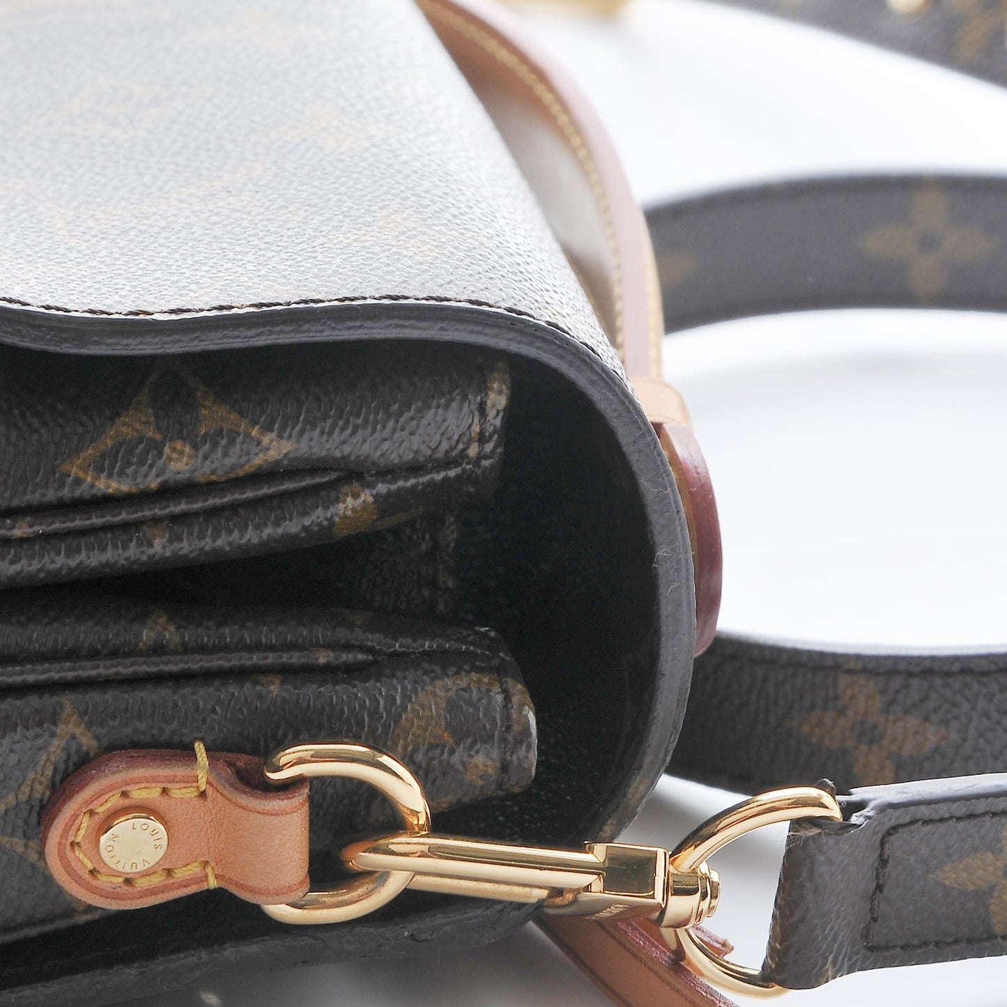 Monogram Pochette Metis