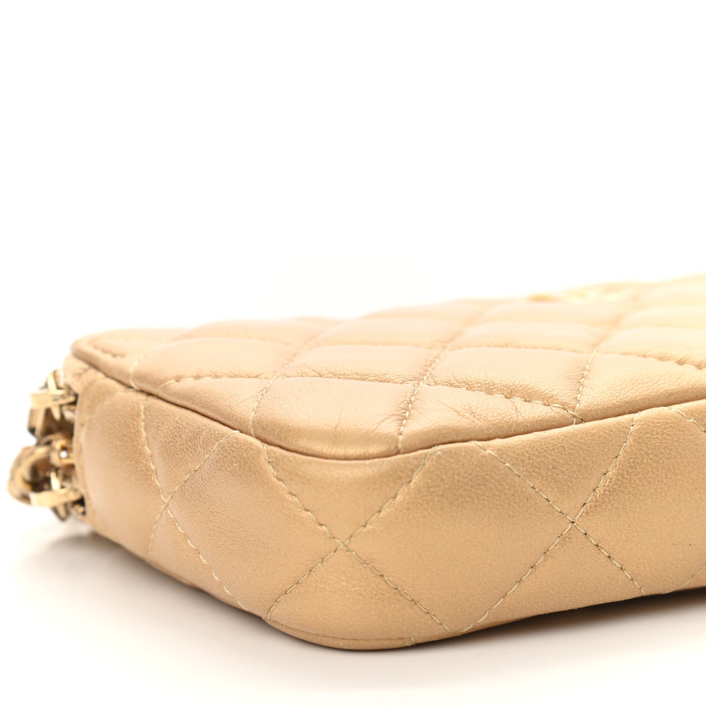 Metallic Lambskin Quilted Graffiti Small Clutch With Chain Gold