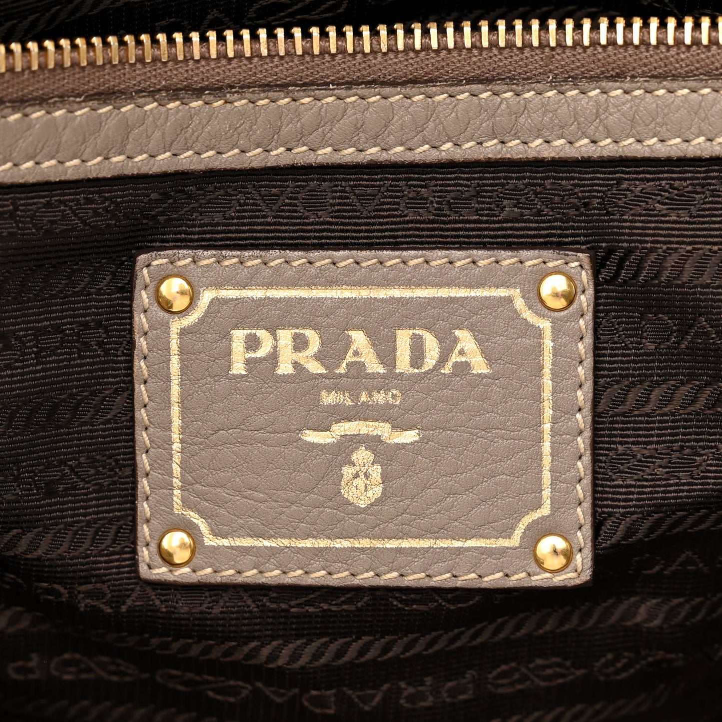 Vitello Daino Shoulder Bag Argilla