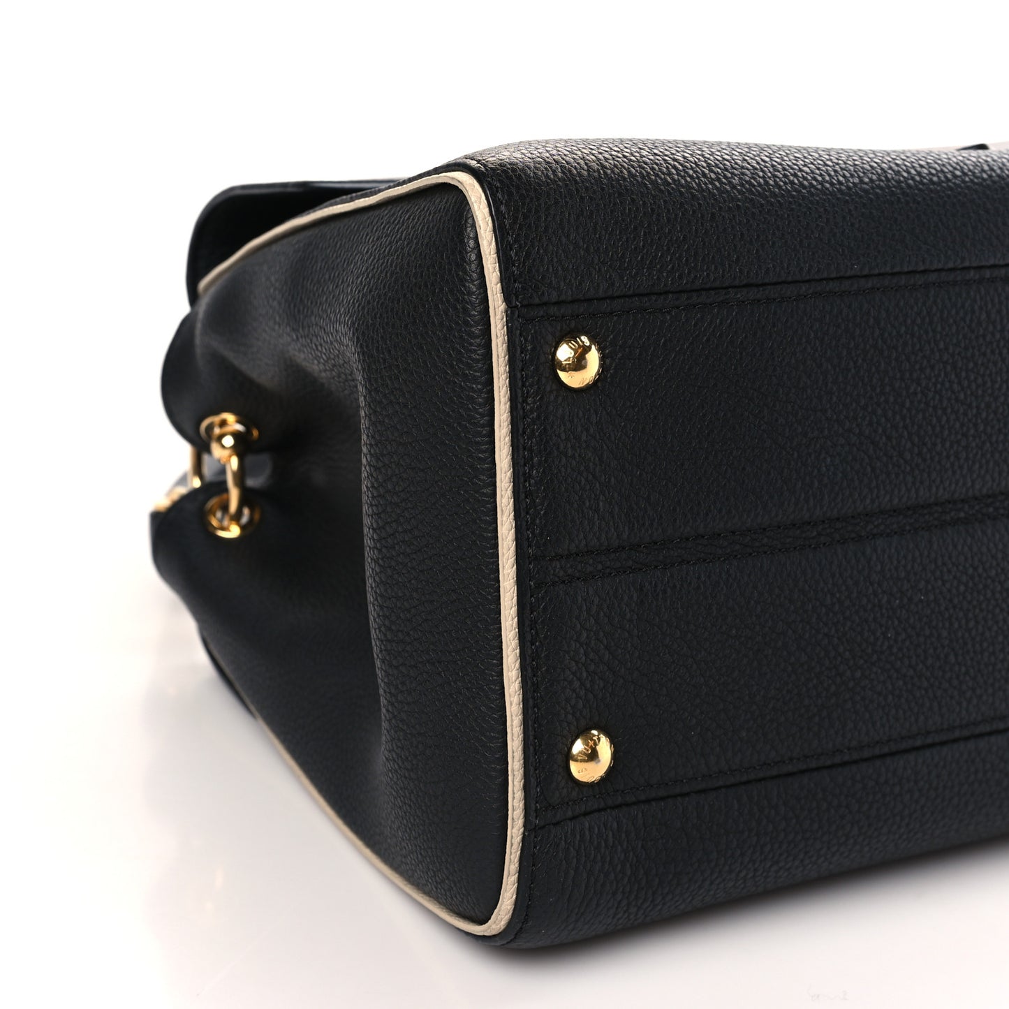 Monogram Double V Black