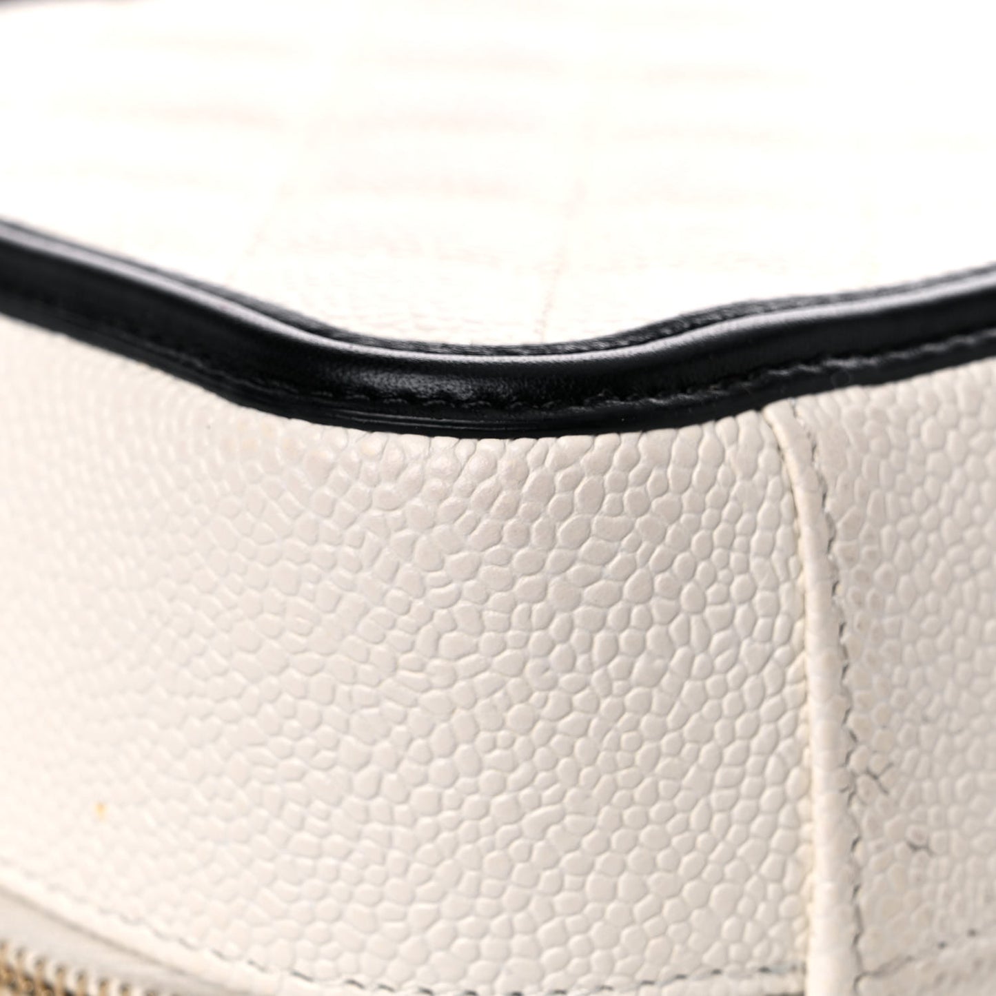 Caviar Quilted Medium CC Filigree Vanity Case White Black