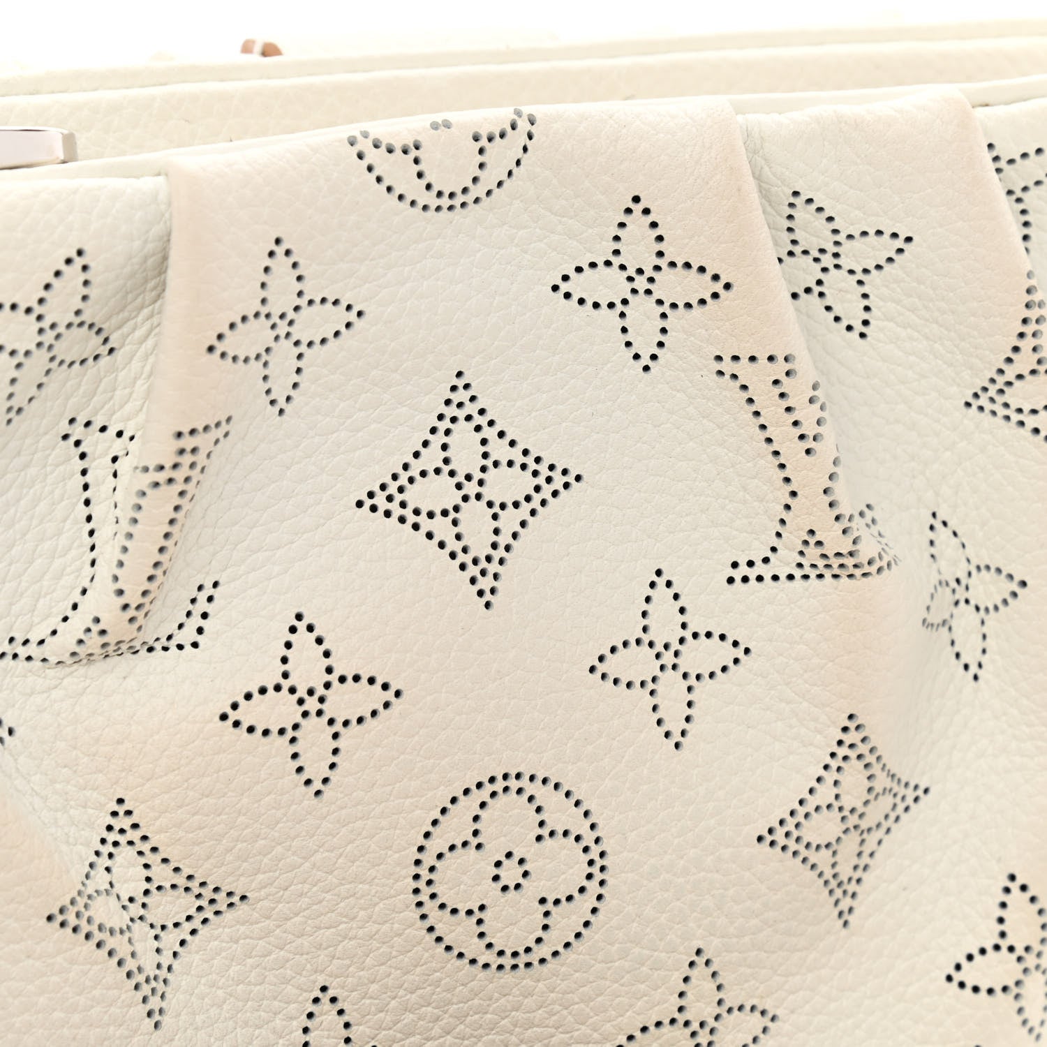 Louis Vuitton Mahina Scala Mini Pouch Snow White Arizona 10 of 11