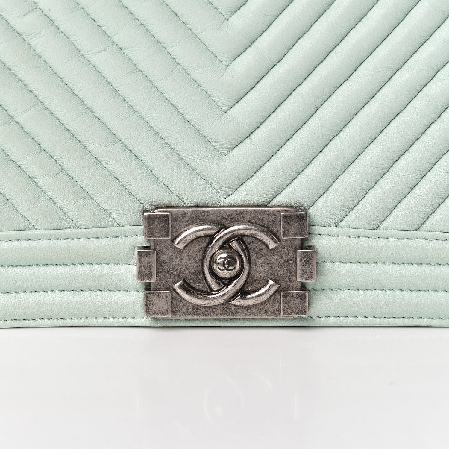 Chanel Wrinkled Lambskin Chevron Quilted New Medium Boy Flap Light Green 10 of 17