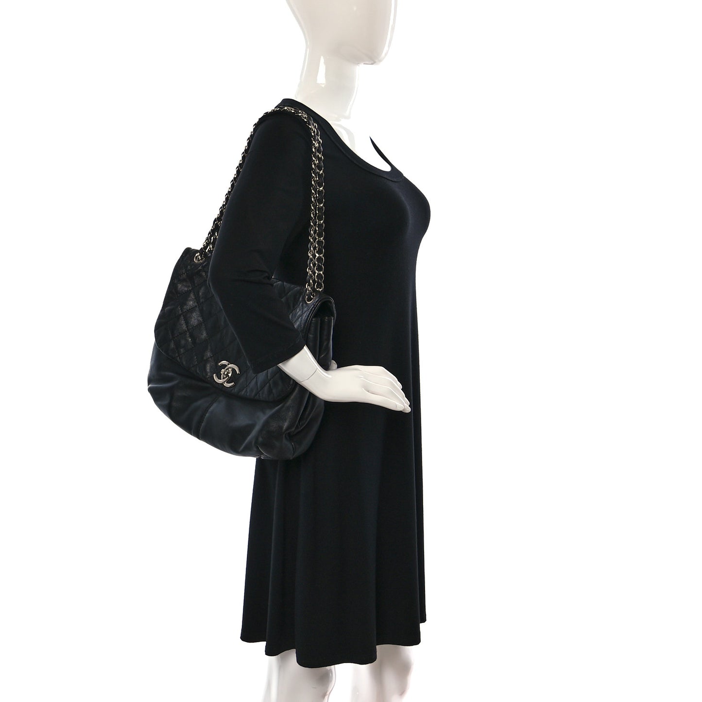 Calfskin Quilted Large Trianon Messenger Flap Black