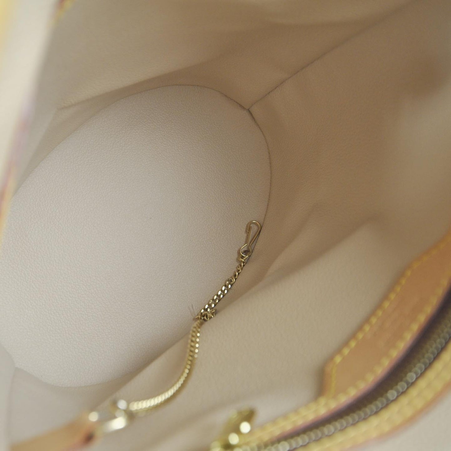 Monogram Petit Bucket 23