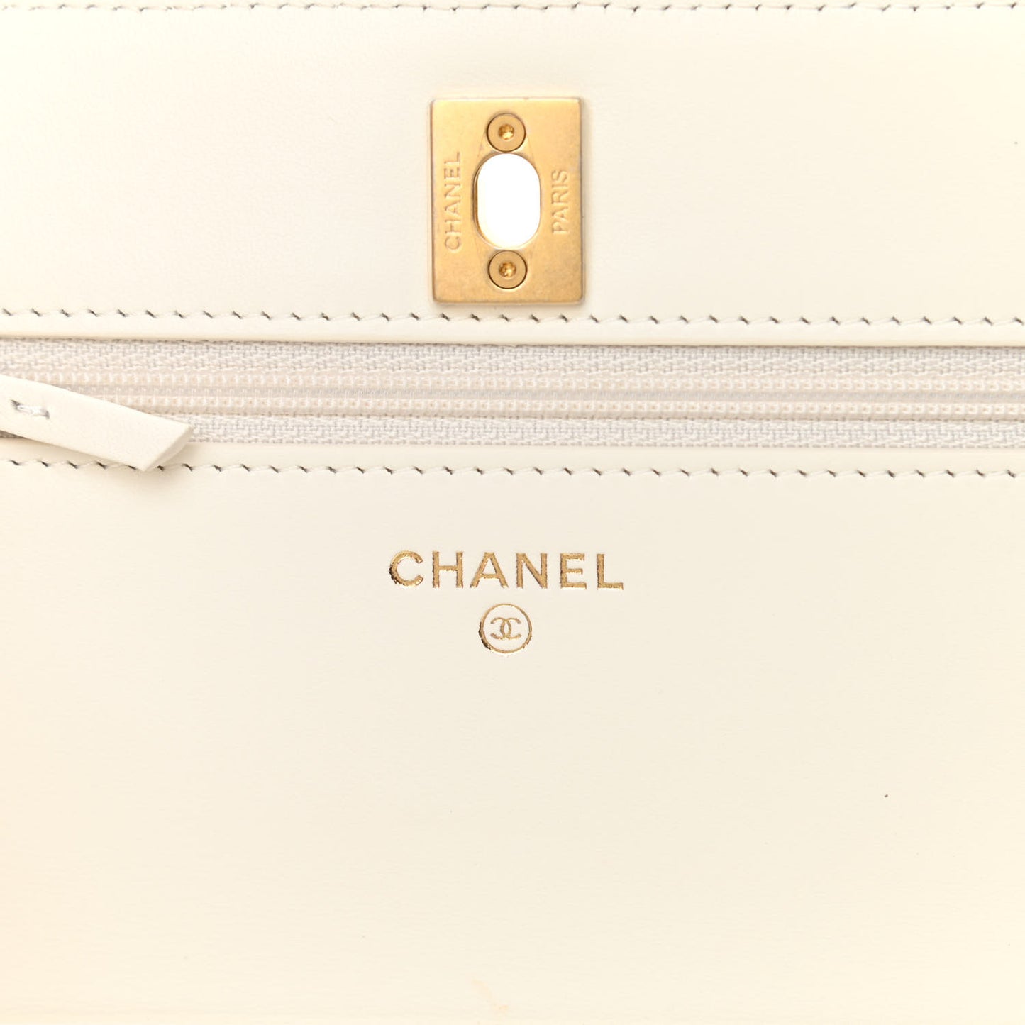 Lambskin Quilted CC Pearl Crush Wallet on Chain WOC White