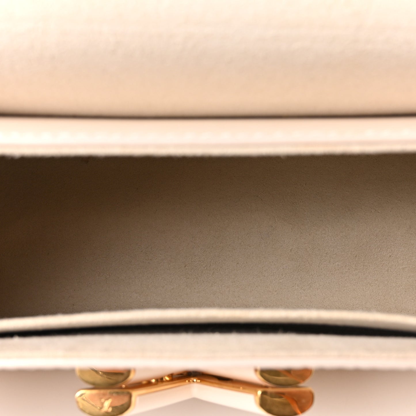 Epi Twist Shoulder Bag MM Quartz