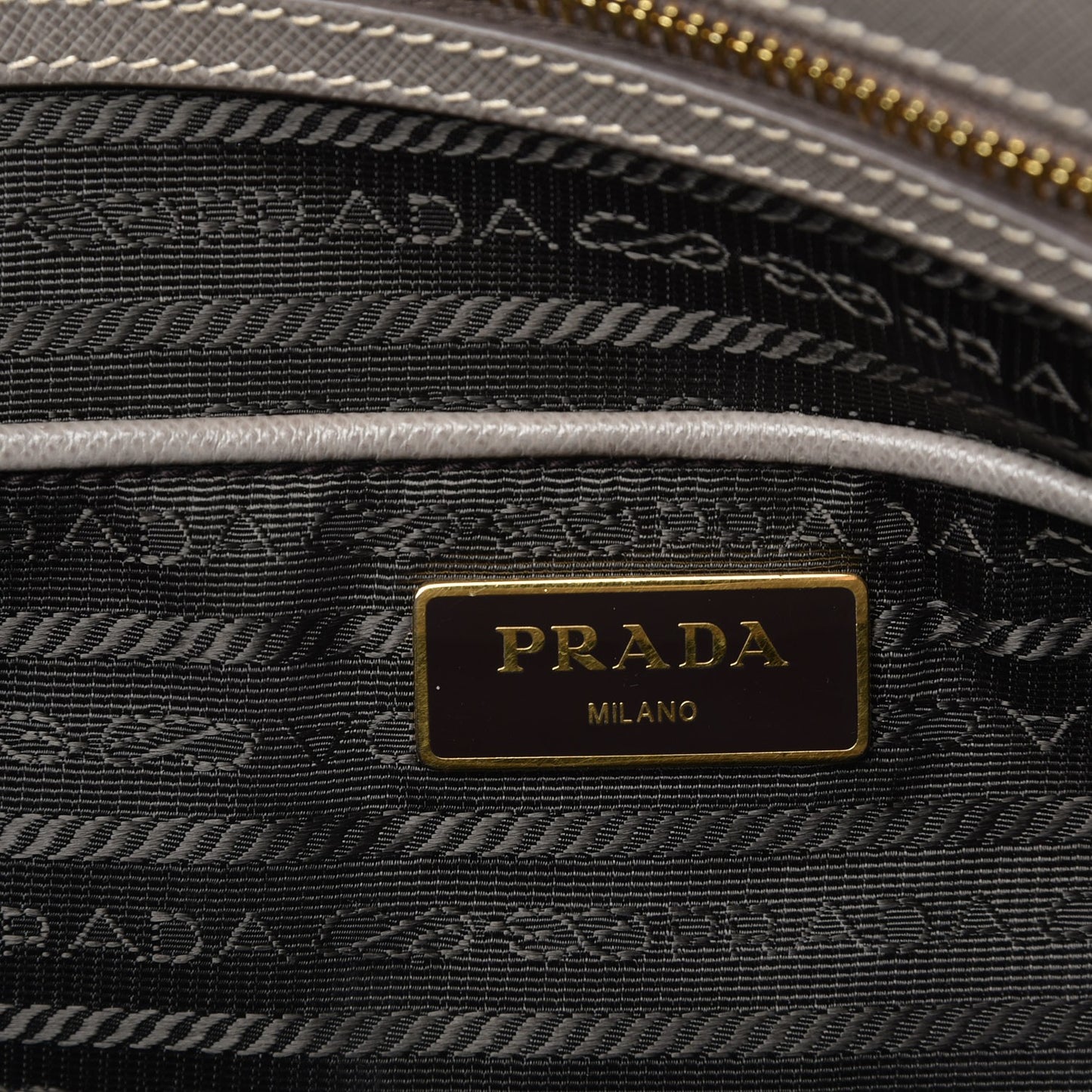Saffiano Medium Galleria Double Zip Tote Argilla