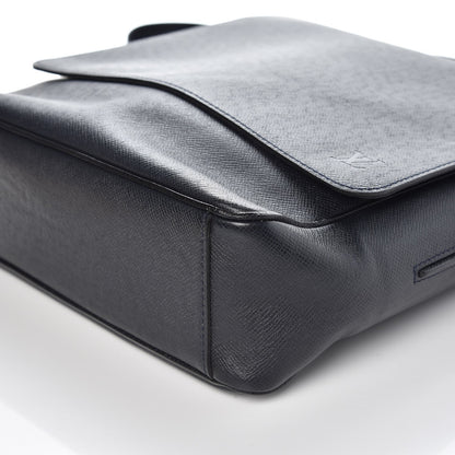 Louis Vuitton Taiga Milo Messenger Boreal 7 of 9