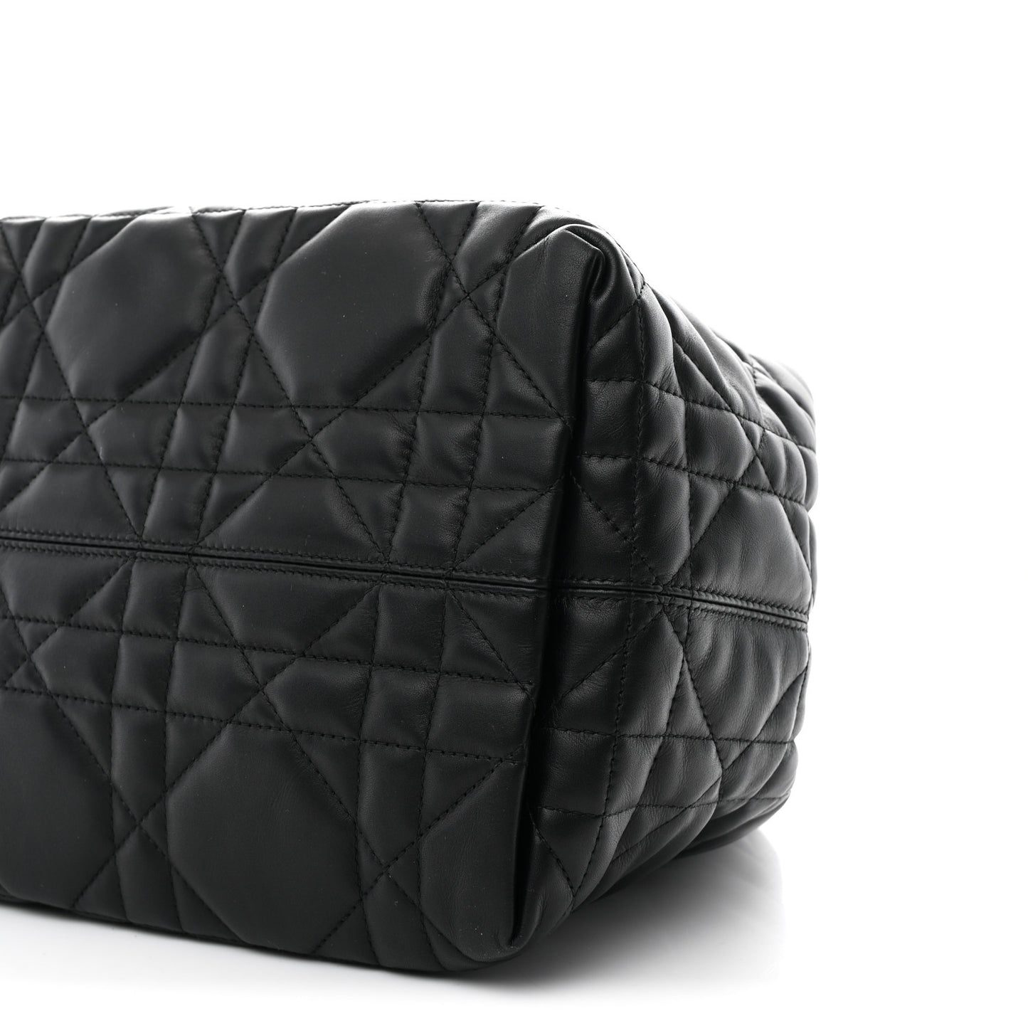Calfskin Macrocannage Medium Toujours Black