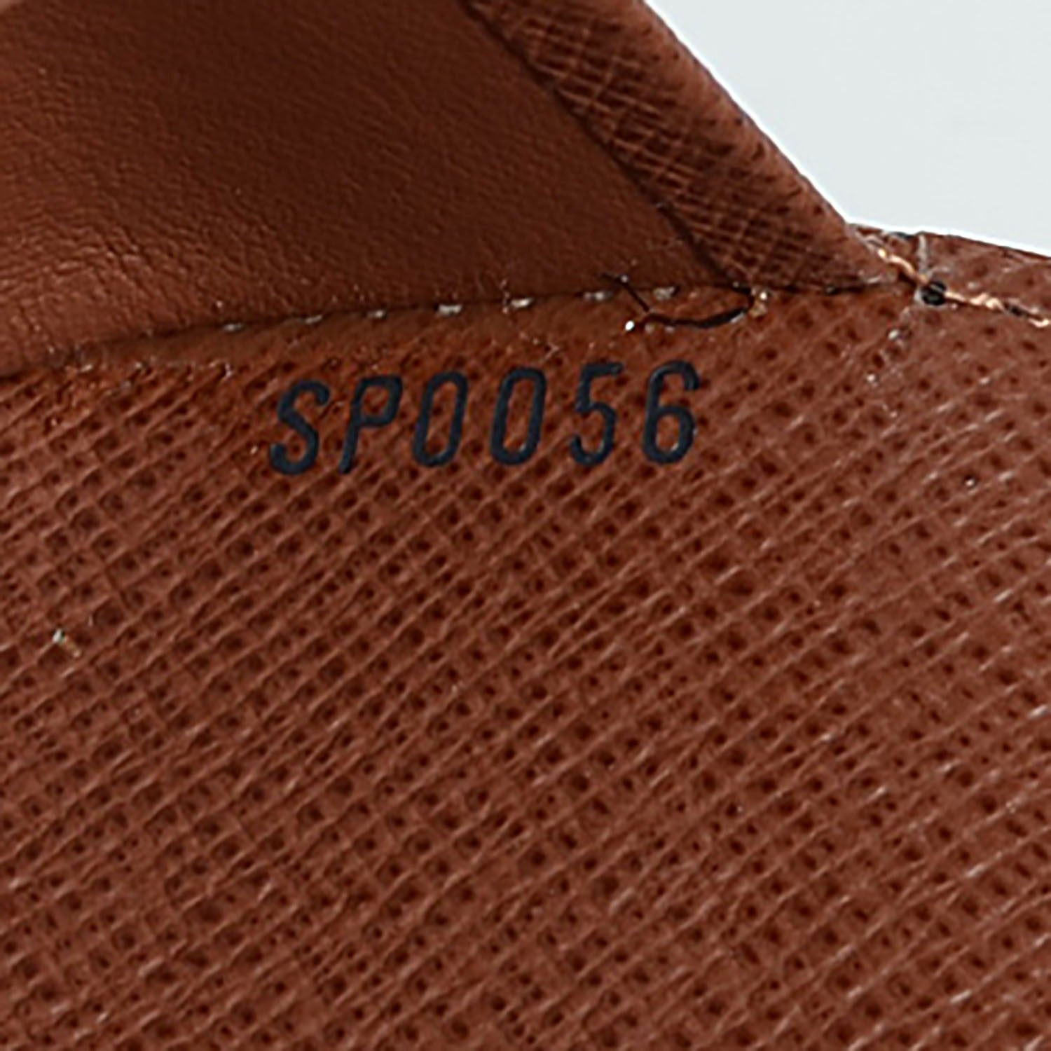 Louis Vuitton Monogram Medium Ring Agenda Cover 7 of 7