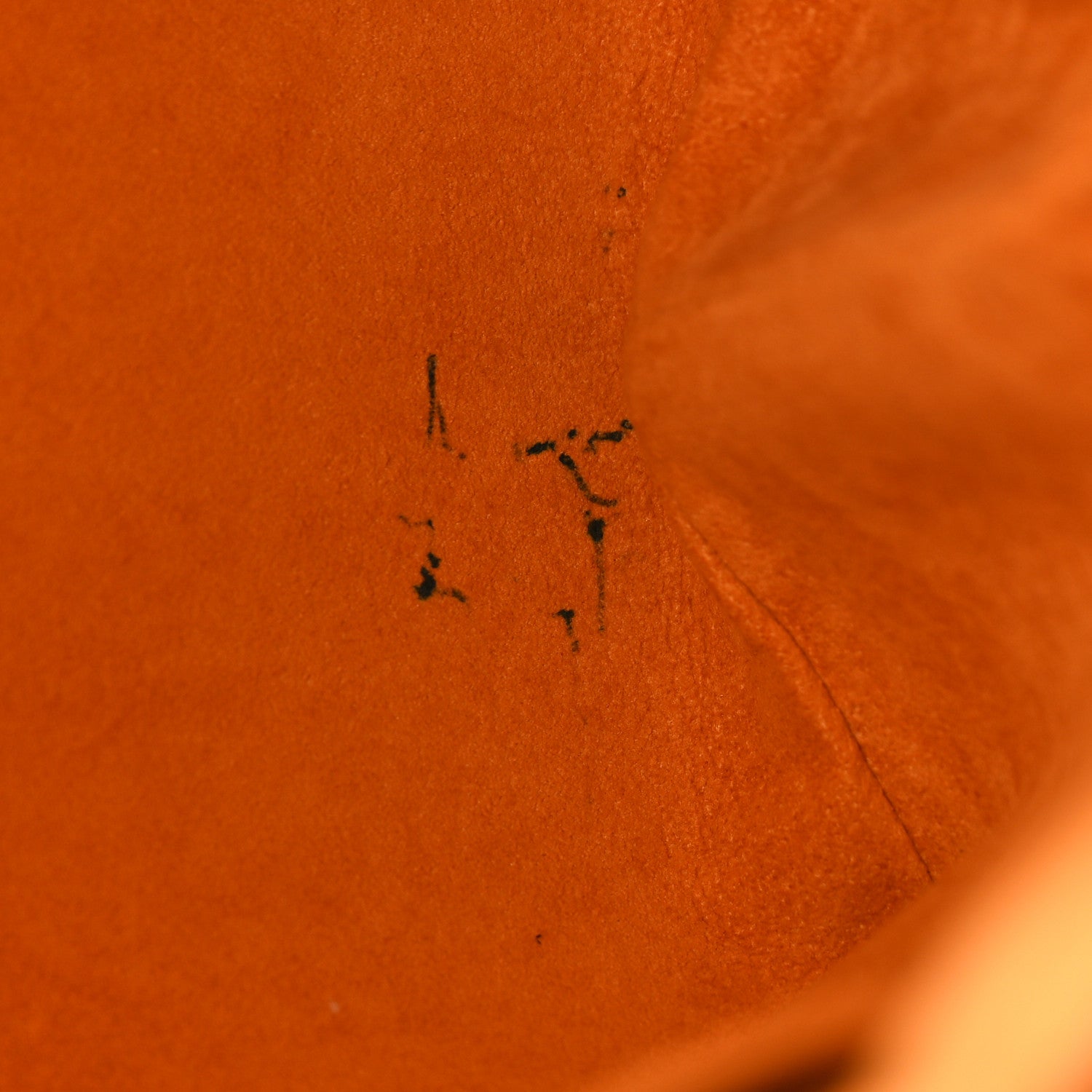 Louis Vuitton Monogram Beaubourg MM Safran Imperial 9 of 12