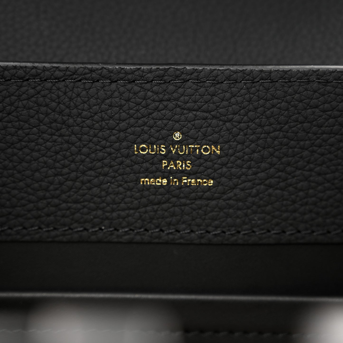 Taurillon Capucines East West MM Matte Black