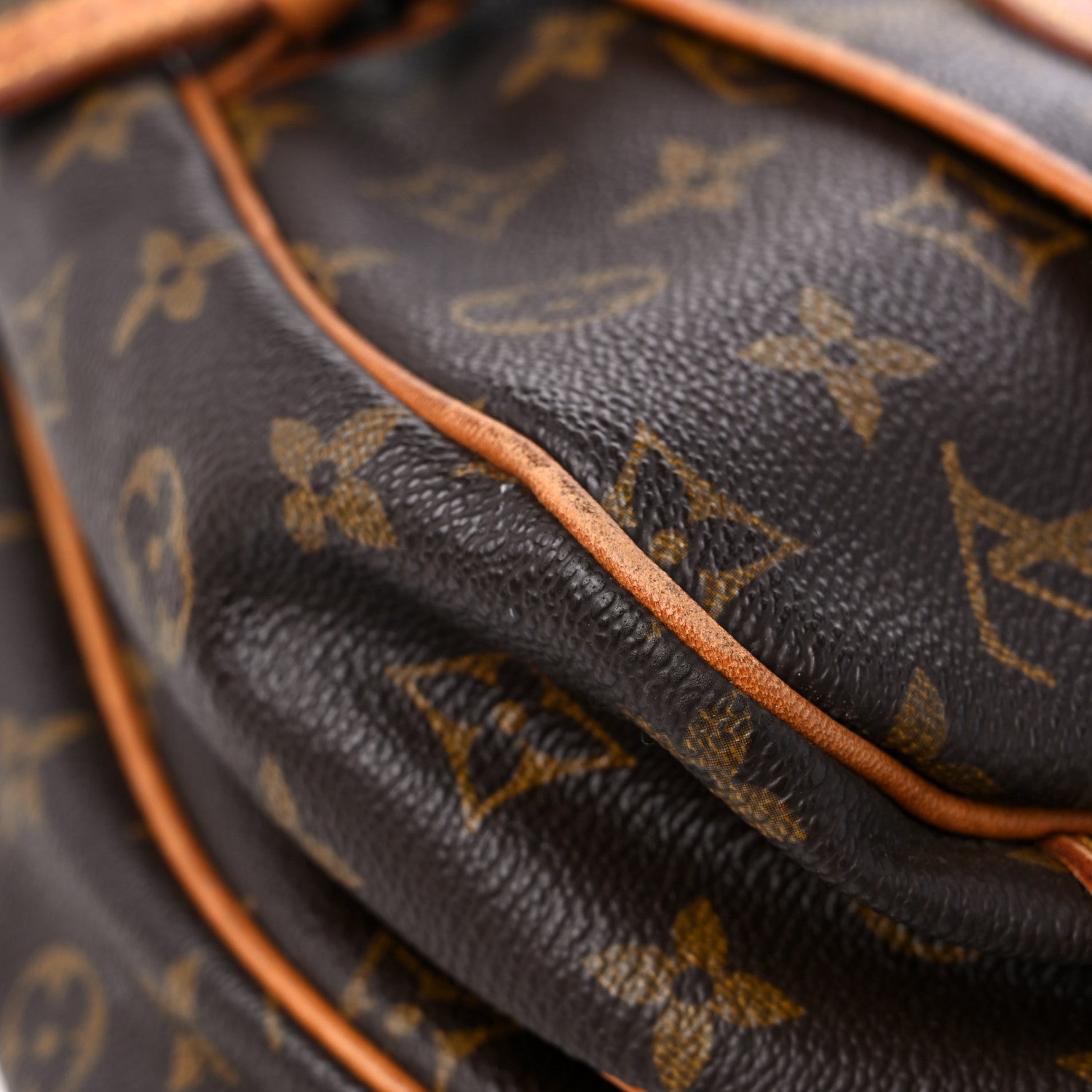 Louis Vuitton Monogram Saumur 30 9 of 23