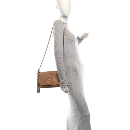 Gucci Pebbled Calfskin Medium Soho Flap Crossbody Camelia 2 of 11