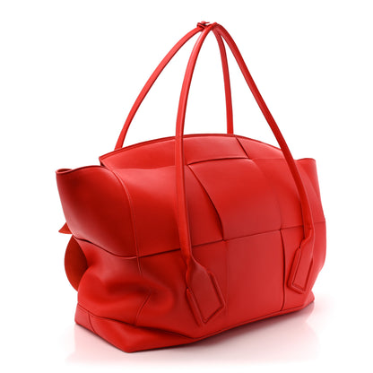 Bottega Veneta Calfskin Maxi Intrecciato XL Arco Nail Polish 2 of 14