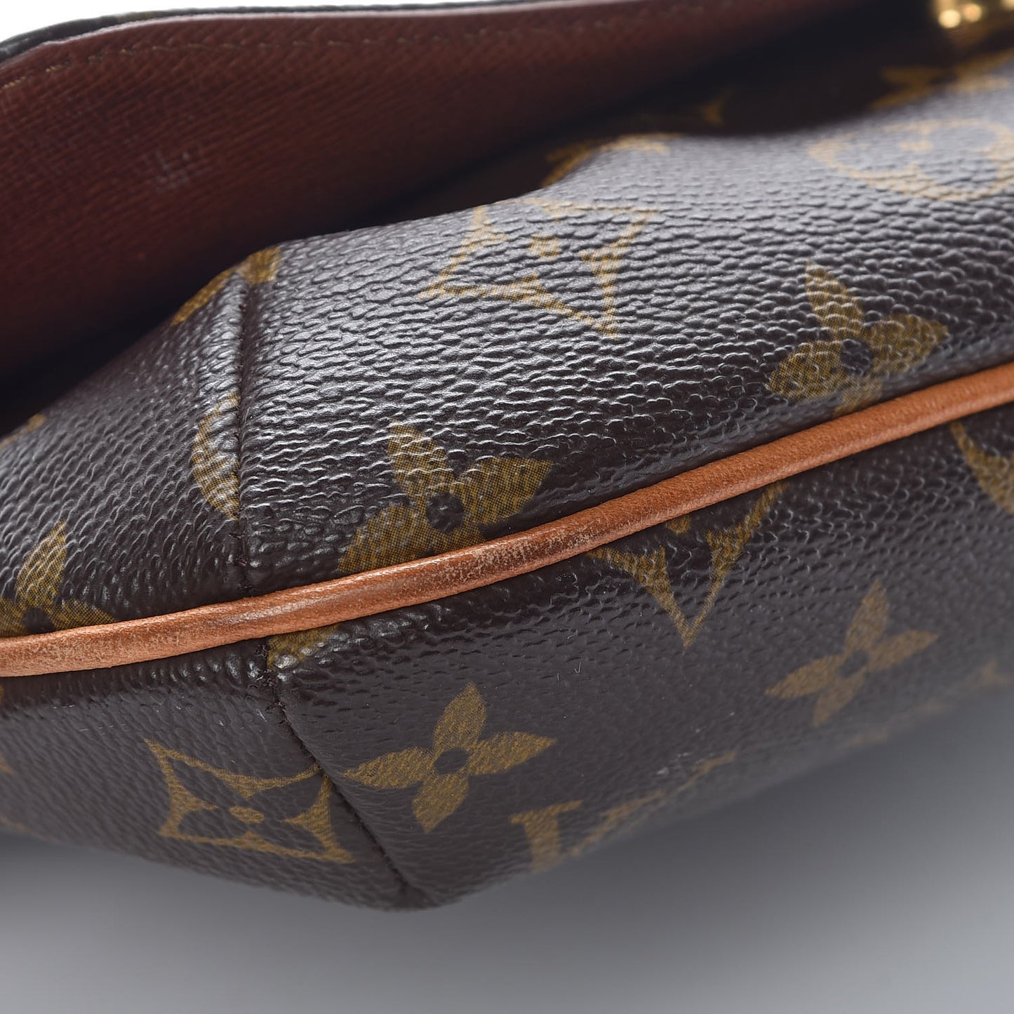 Monogram Musette Tango