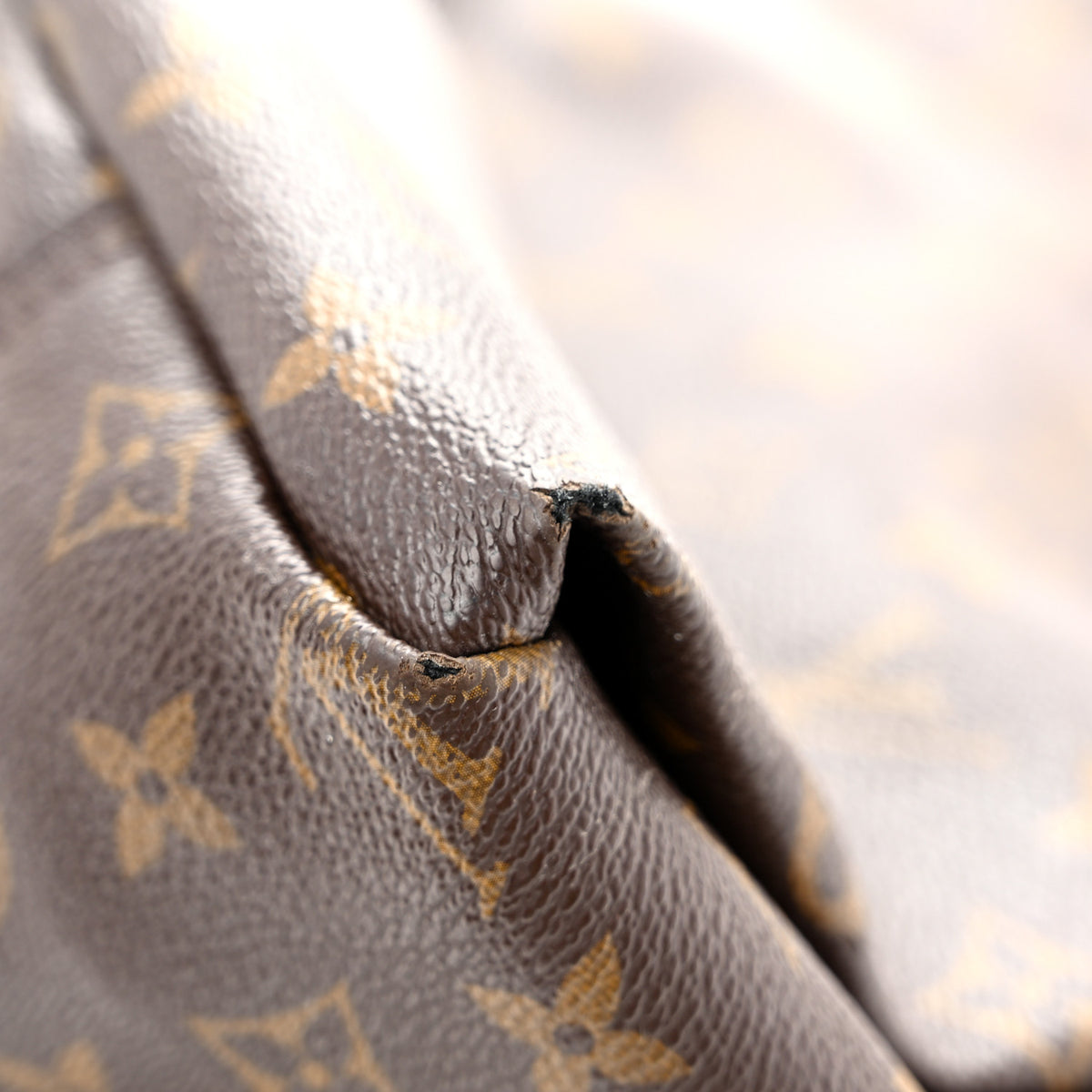 Louis Vuitton Monogram Artsy MM 10 of 13