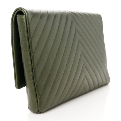 Chanel Metallic Aged Calfskin Chevron Quilted Reissue 2.55 Clutch Green 3 of 11